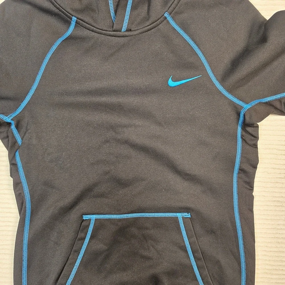 Nike Therma-FIT Hoodie Mens XS Black Blue Contrast Stitch Pullover‎ Sweatshirt
